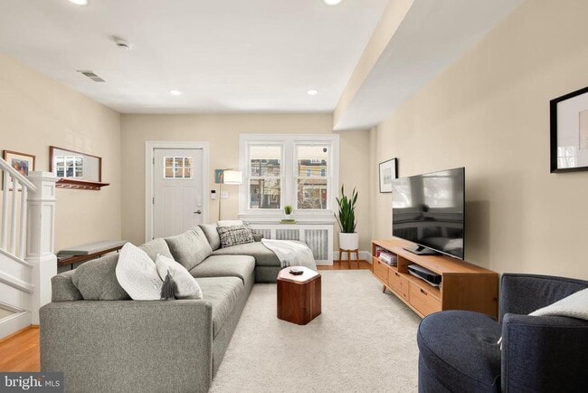 Building Photo - 407 Delafield Pl NW