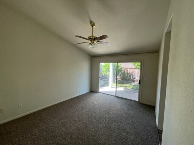 Building Photo - Rocklin four bedroom