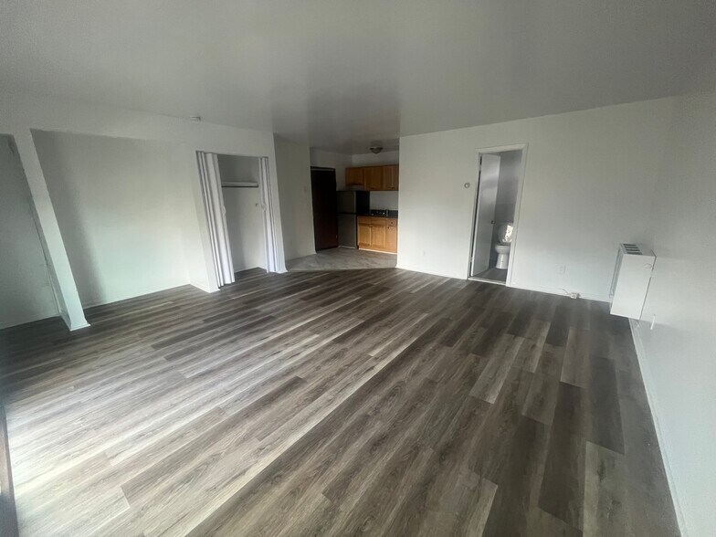 Building Photo - 516 Stuyvesant Ave