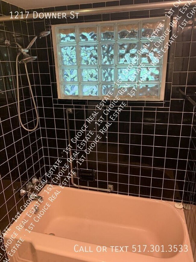 Building Photo - 1217 Downer Ave