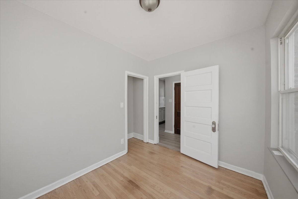 Building Photo - 5742 N Rockwell St