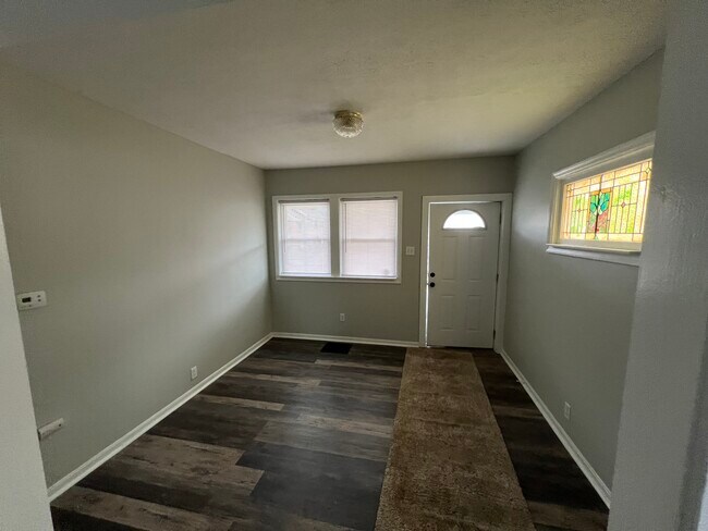 Building Photo - 2641 Noble Ave