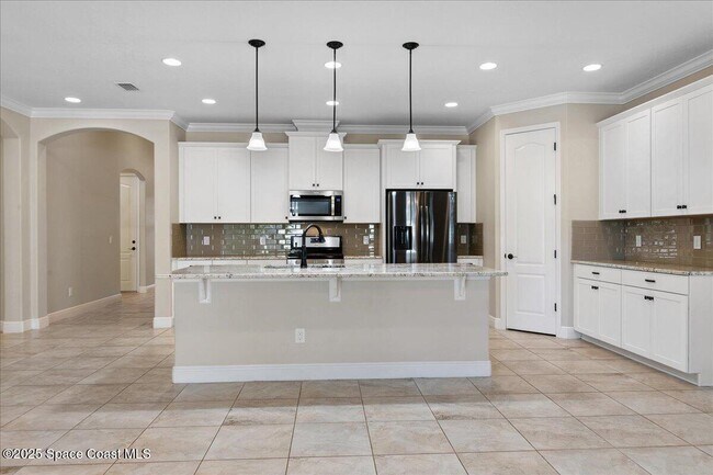 Building Photo - 2721 Casterton Dr