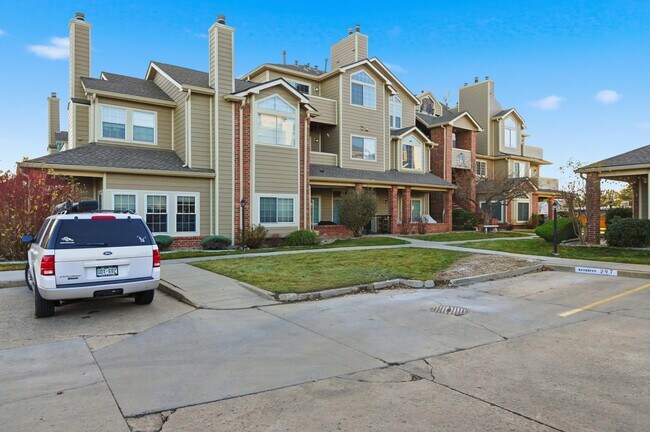 Building Photo - 4760 S Wadsworth Blvd