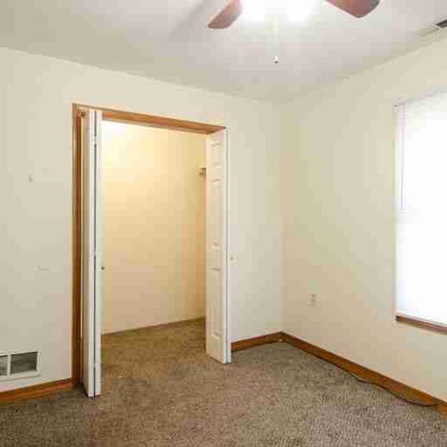 Building Photo - Cozy 2 Bedroom Home