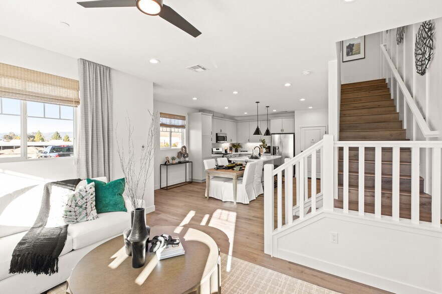 Building Photo - 1052 Stuart Way