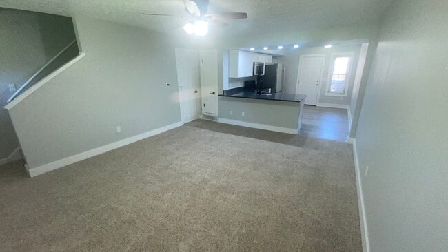 Building Photo - 3245 Summerhill Ln