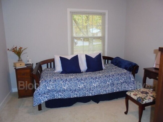 Building Photo - 2314 Dover Pl