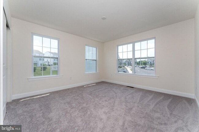 Building Photo - 148 Woodwinds Dr
