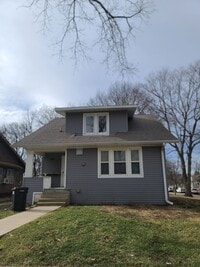 Building Photo - 709 N Busey Ave