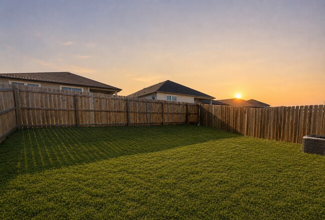 Building Photo - APPLY ON OUR WEBSITE! AVAILABLE SOON!!