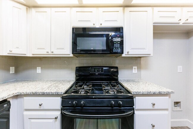 Building Photo - 9603 Orlando Ave