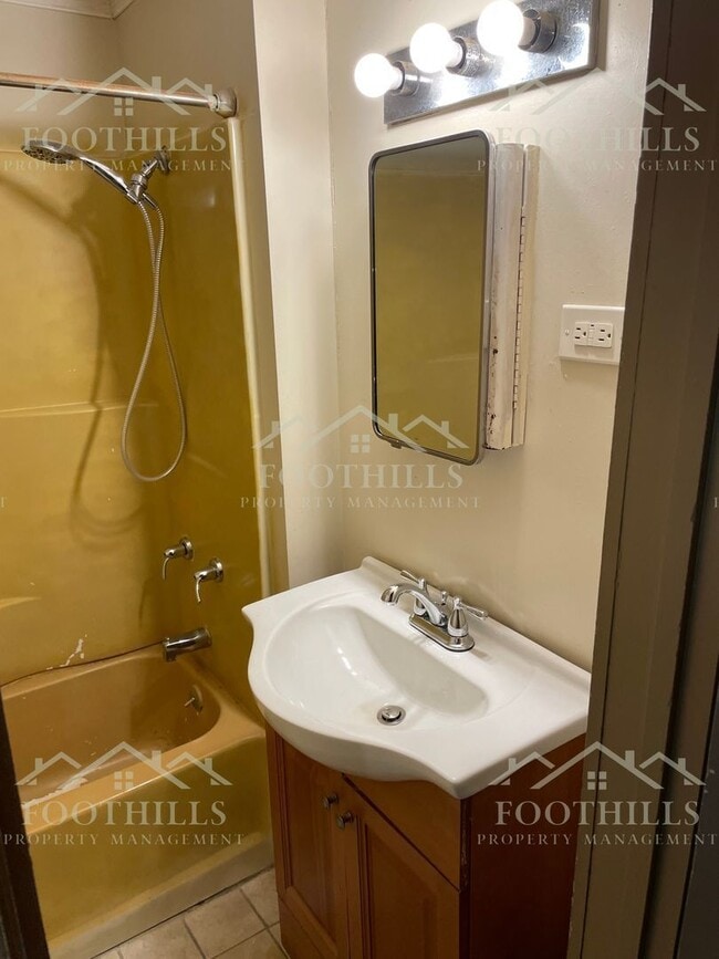 Building Photo - 209 Farmer St