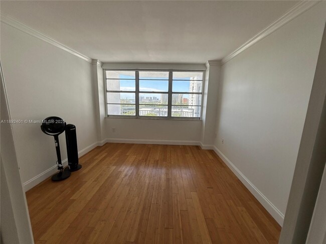 Building Photo - 18021 Biscayne Blvd