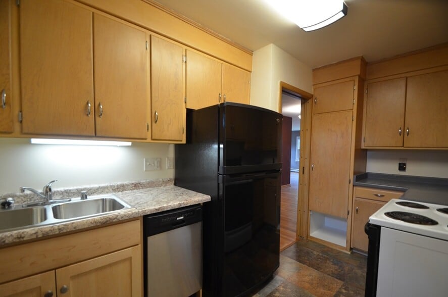 Building Photo - 501 Shepard Ter