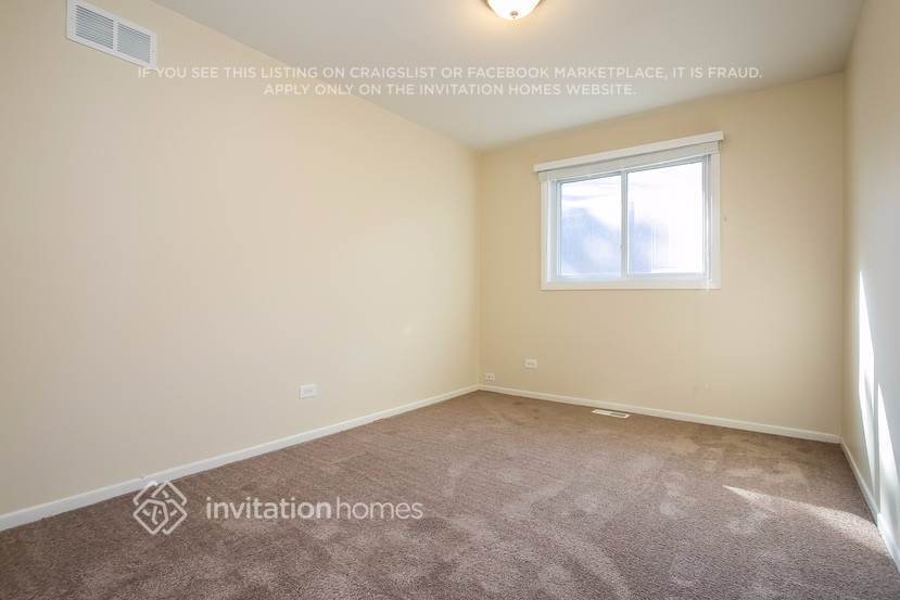 Building Photo - 22830 Lakeshore Dr