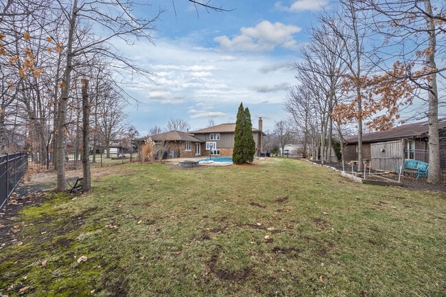 Building Photo - 641 Woods St