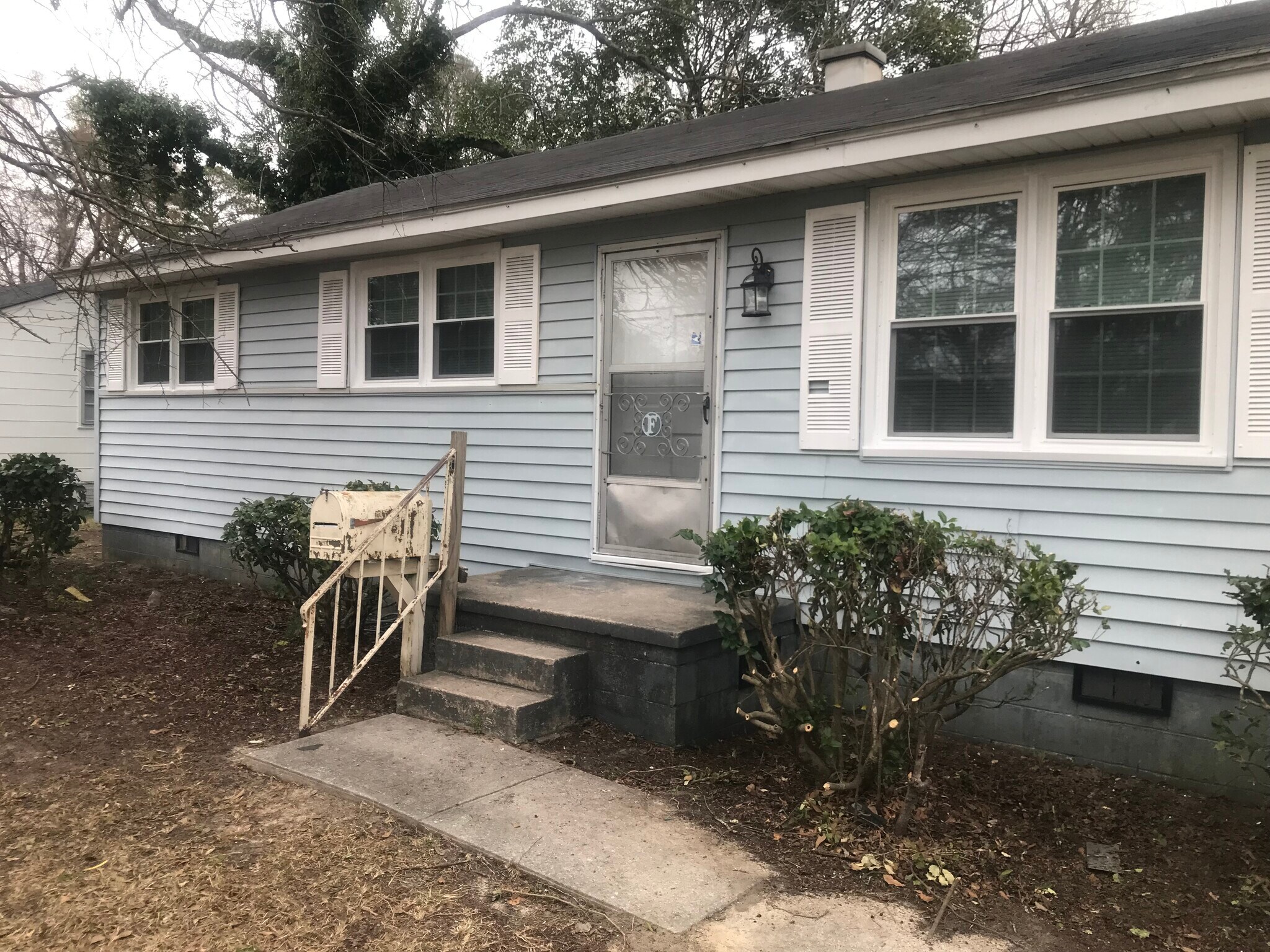 Building Photo - 1403 Hyman Ave