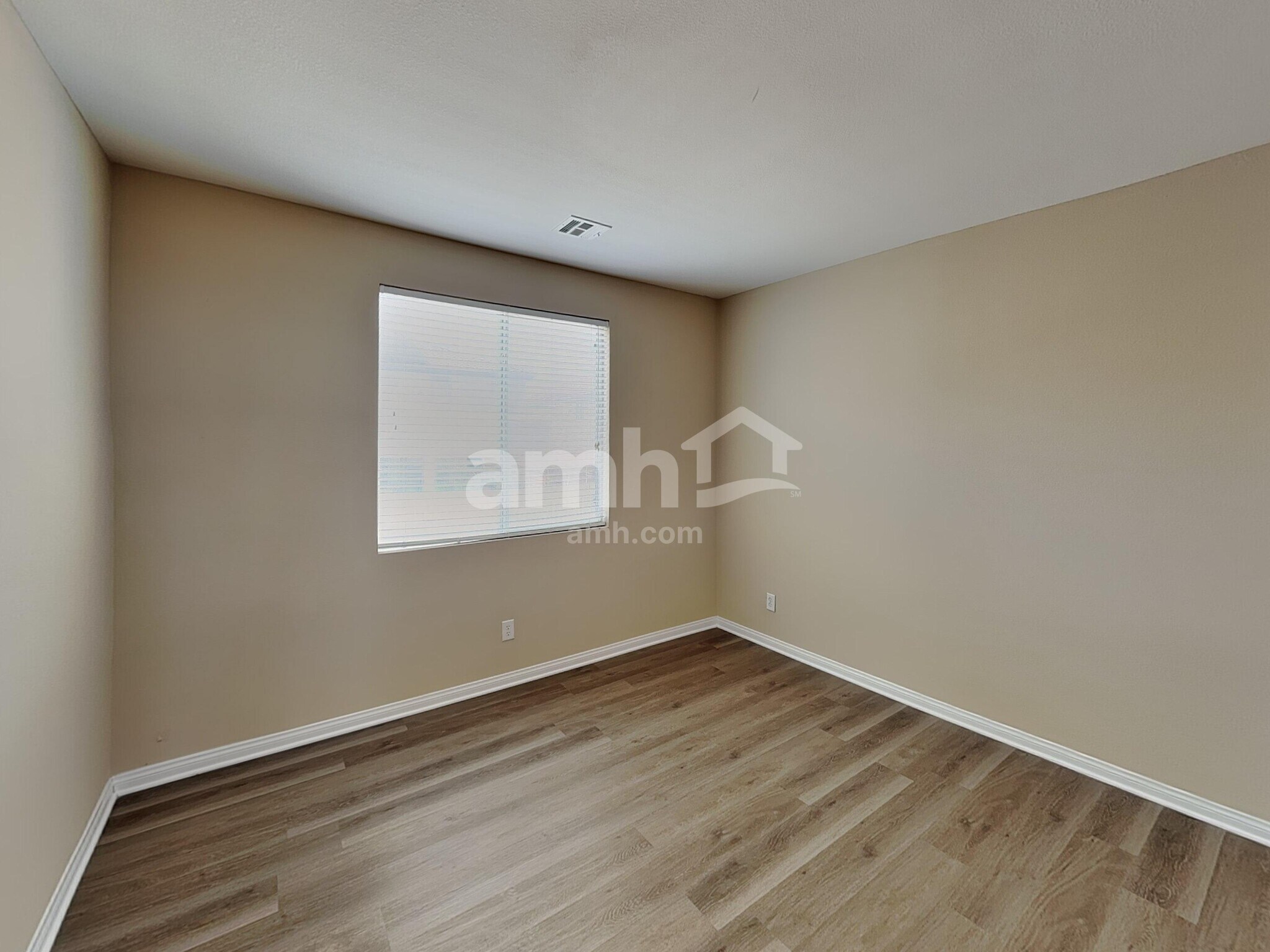 Building Photo - 627 Blue Snow River Ct