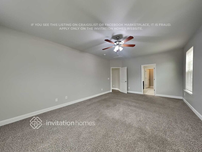 Building Photo - 42 Pearsall Farm Ln