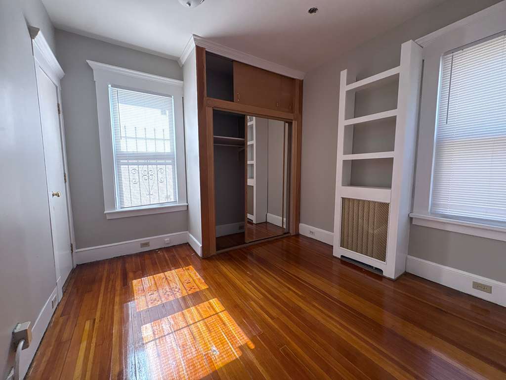 Building Photo - 64 Stanley St