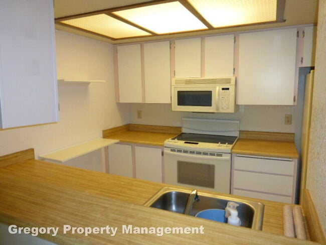 Building Photo - 12621 NE 130th Way