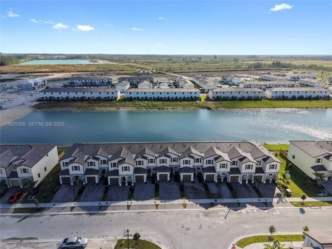 Building Photo - 2729 SE 25th Ave