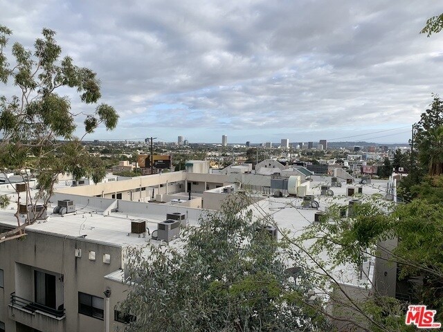 Building Photo - 1155 N La Cienega Blvd