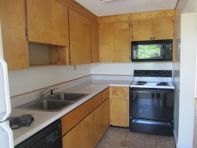 Building Photo - 300 Miracle Strip Pkwy