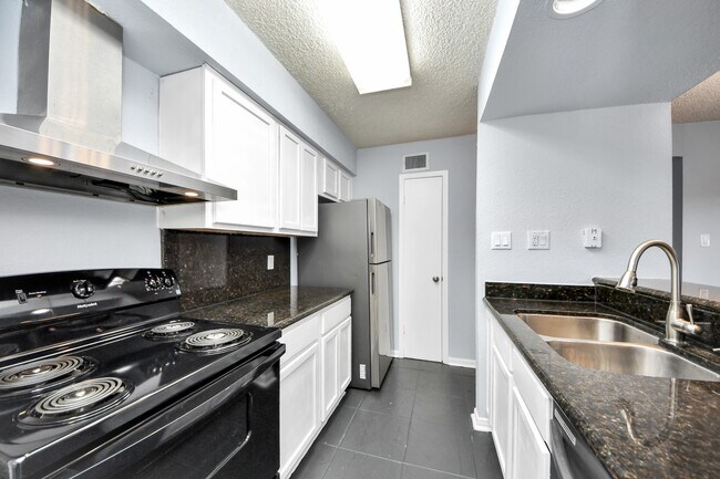 Building Photo - 250 El Dorado Blvd