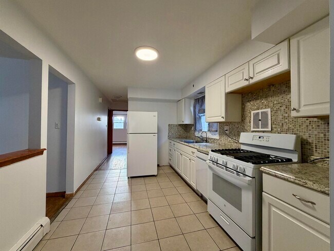 Building Photo - 57 Magnolia Ave