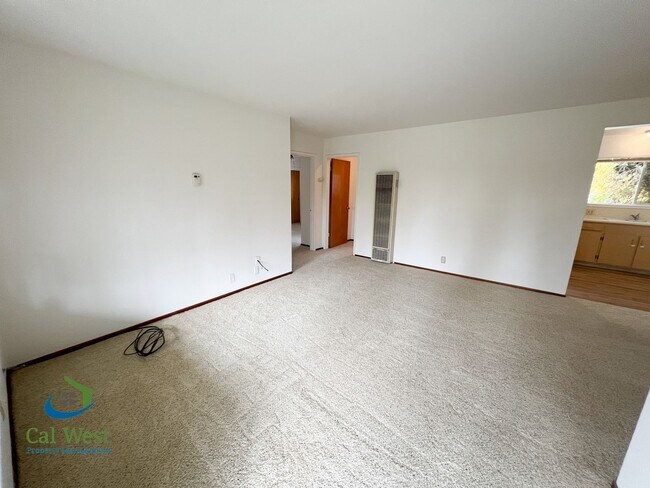 Building Photo - $2,095 - One Bedroom One Bath Apartment - ...