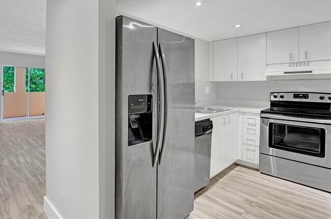 Kitchen 1 - 1 Alhambra Cir