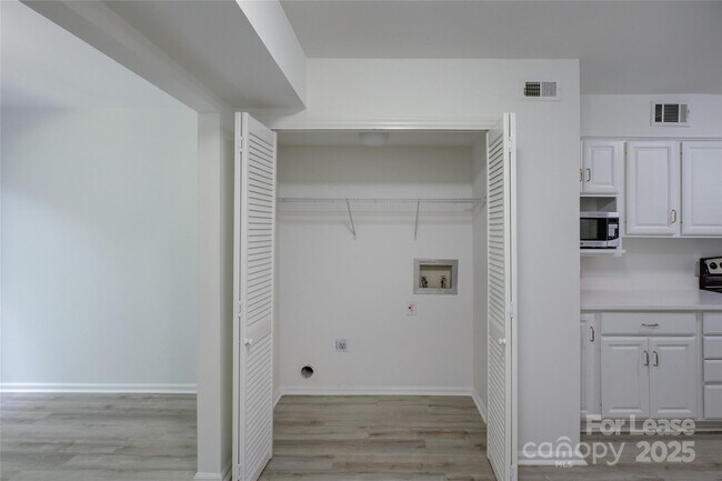 Building Photo - 11514 Turn Stone Ct