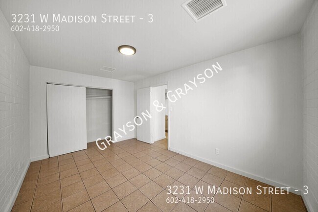 Building Photo - 3231 W Madison St