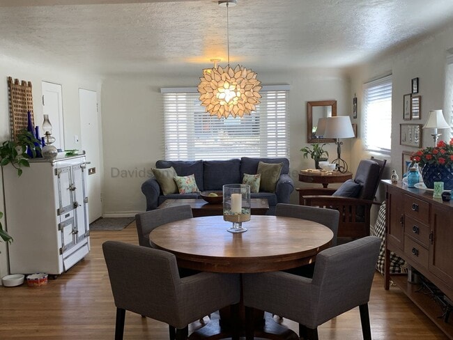 Building Photo - Updated 3 Bedroom Rancher in Middle Shooks...