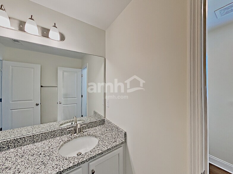 Building Photo - 363 Macroom Ct