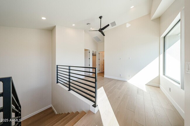 Building Photo - 6314 N 10th Dr