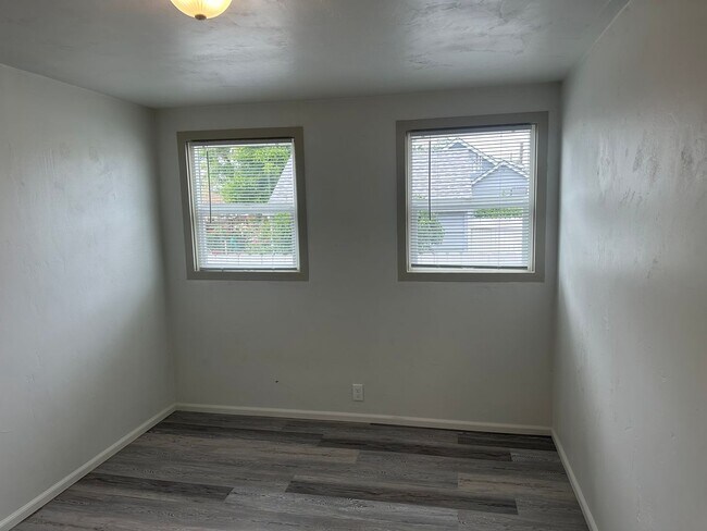 Building Photo - 1232 D St