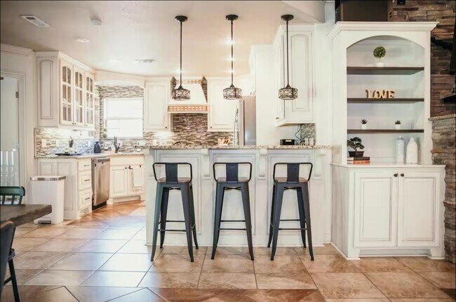 Building Photo - 1306 N 31st St