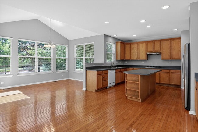 Building Photo - 607 Mansfield Way