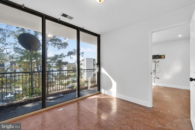 Building Photo - 16 S Van Dorn St