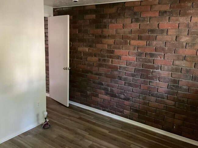 Building Photo - 3 Bed 2 Bath- Cannonsburg PA