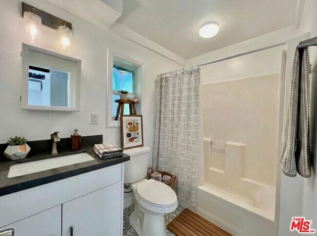 Building Photo - 1920 Preston Ave