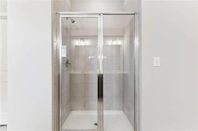 Building Photo - 5530 Mirror Lake Dr