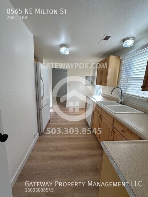 Building Photo - 8565 NE Milton St