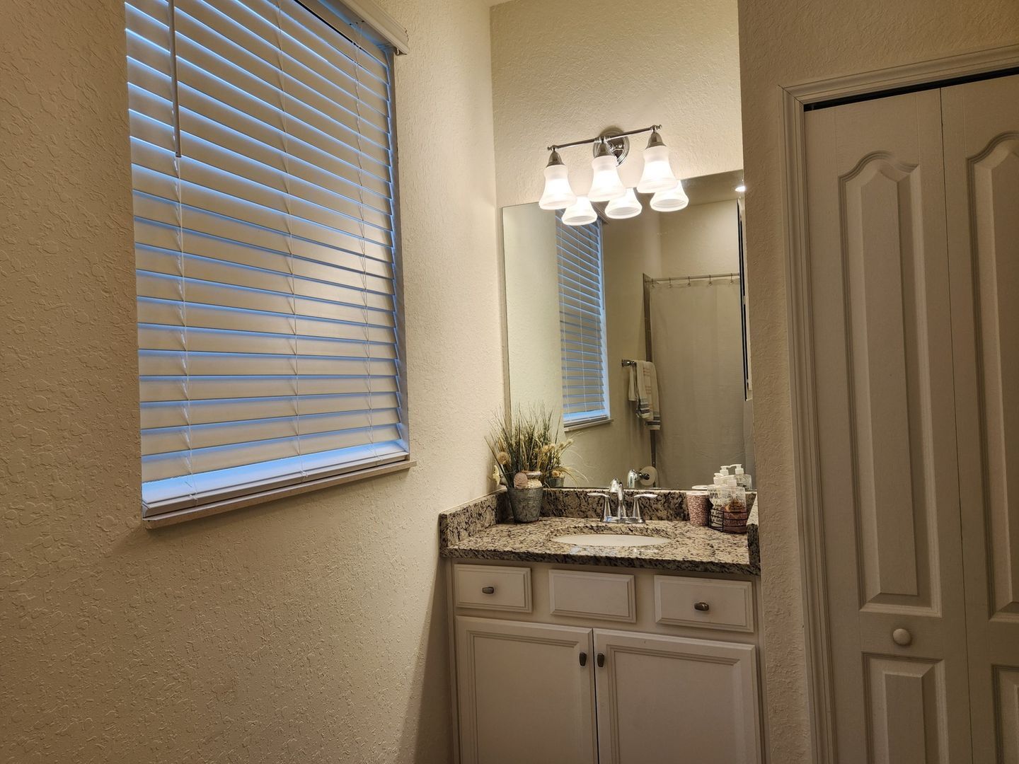 Building Photo - 17229 Blue Rdg Pl