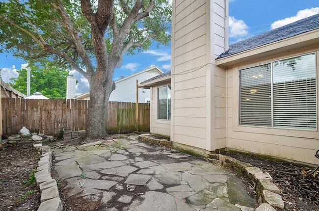 Building Photo - 12722 Ashford Brook Dr