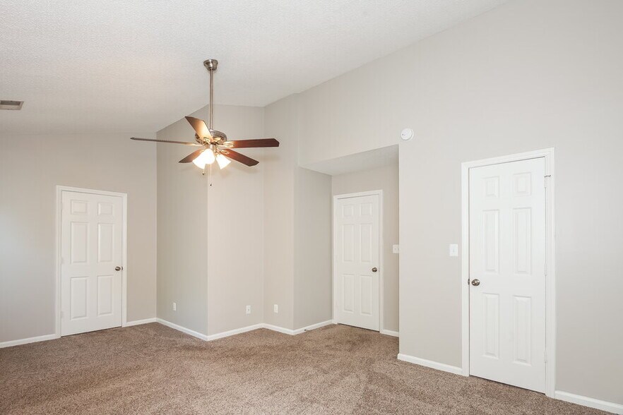 Building Photo - 10327 Conistan Pl