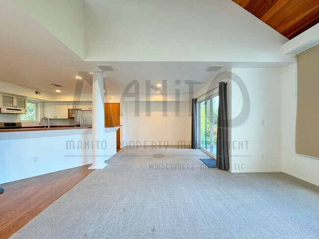 Building Photo - Unique Jon Sayler Designed Townhome